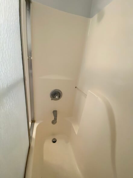 Bathroom - 3615 Dawson St