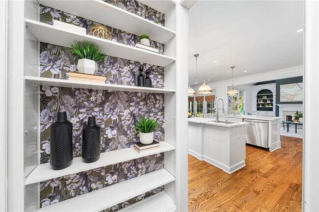 Building Photo - 4715 Westfield Dr NE