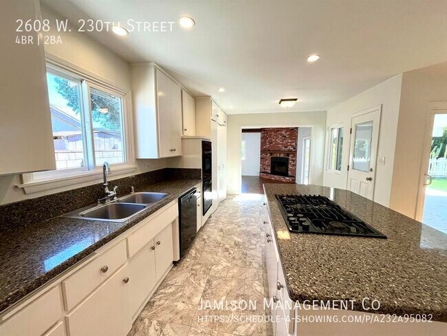 Building Photo - 2608 W 230th St