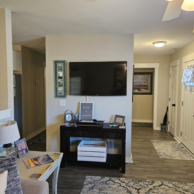 Building Photo - 608 Albemarle Rd