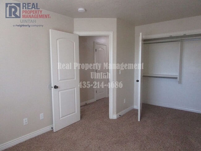 Building Photo - 3 bed 2.5 bath townhome in Fox Run
