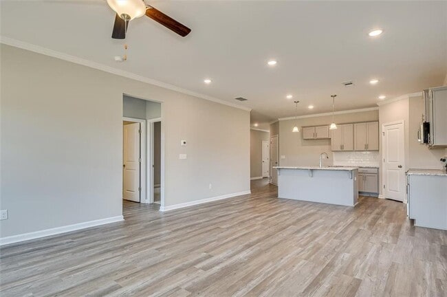 Building Photo - 113 Essence Dr