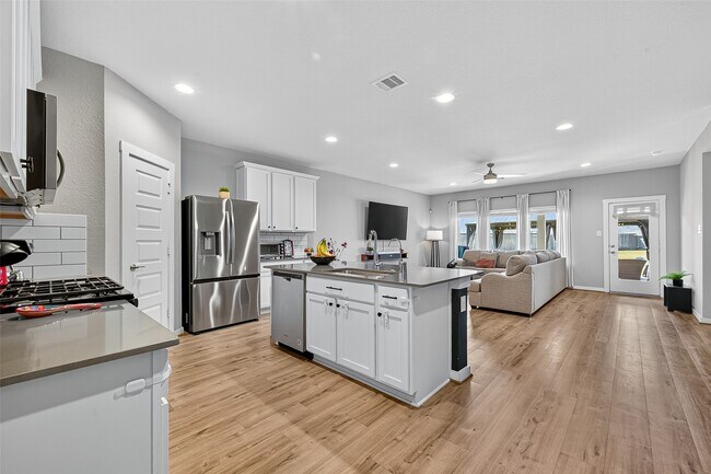 Building Photo - 29418 Sydney Stone Ln