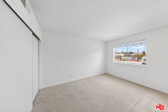 Building Photo - 1118 Valencia St
