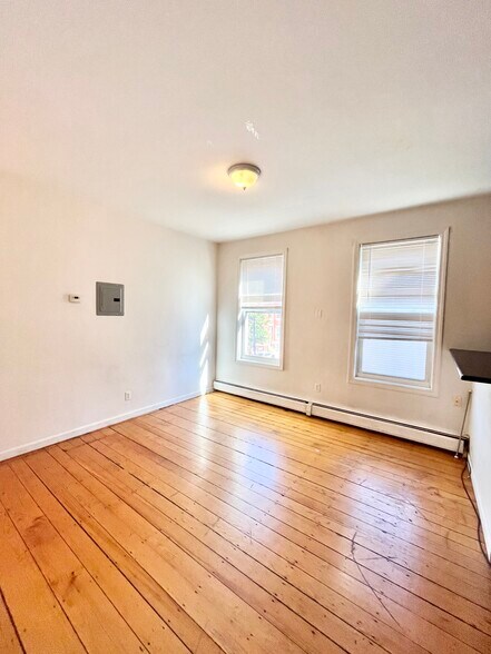 Building Photo - 52 Delle Ave