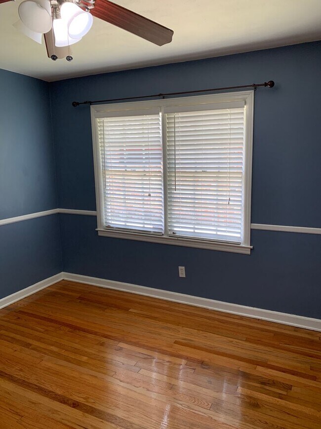 Building Photo - Kensington Park