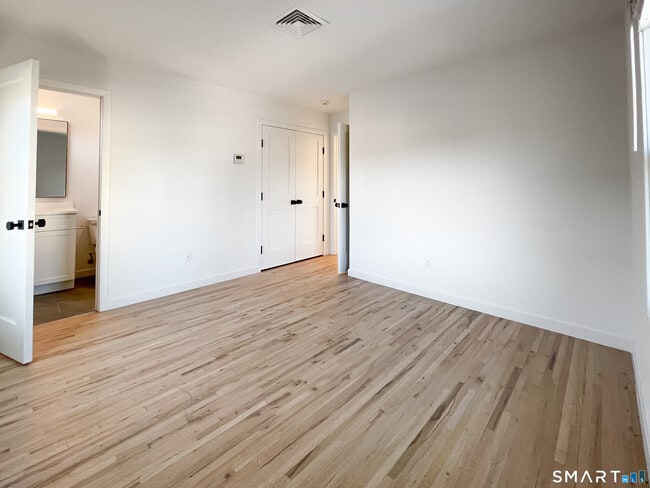 Building Photo - 59 Vitti St