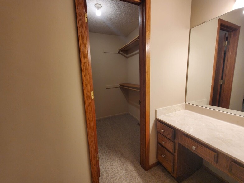 Building Photo - 2517 Cedar Hills Dr