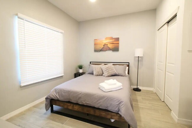 Bedroom - 1111 N Stevens St