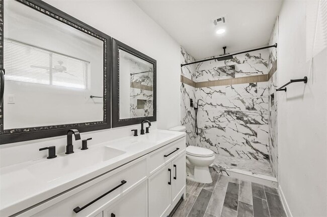 Building Photo - 210 Gentilly Dr