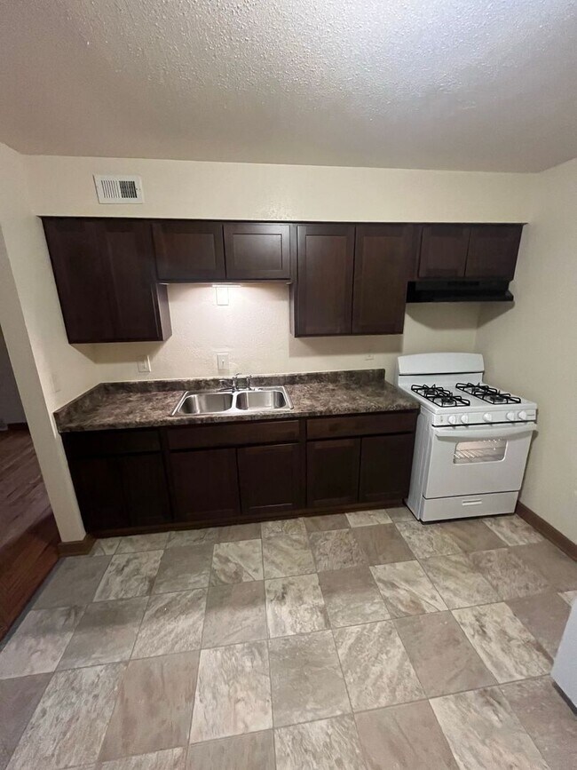 Interior Photo - 7825 W Hampton Ave (8 Unit)