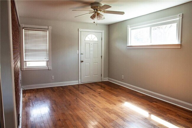 Building Photo - 2310 Poplar Springs Dr NE