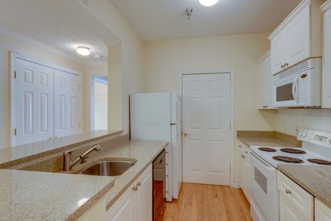 Building Photo - Condo in Hillmont of Green Hills