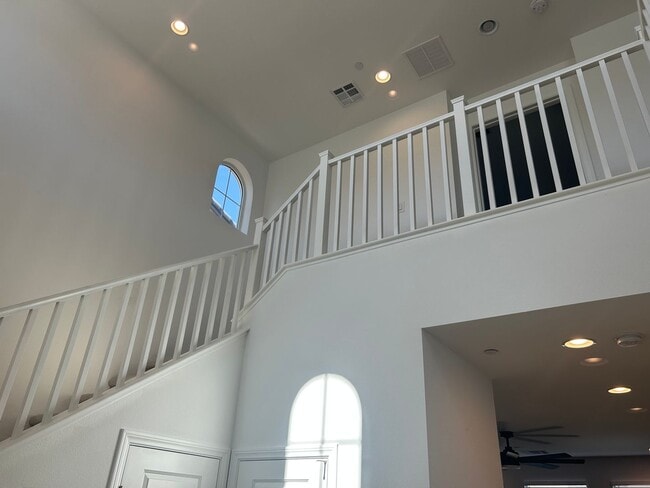 Building Photo - Beautiful 2 story home in Skye Canyon