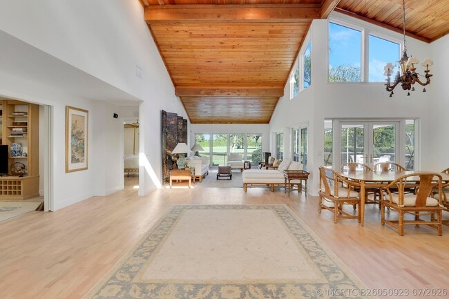 Building Photo - 13760 Sand Crane Dr