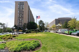 Building Photo - 3705 S George Mason Dr