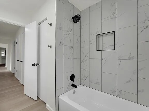 Building Photo - 4032 Aragon Dr