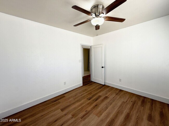 Building Photo - 2817 N 30th Pl