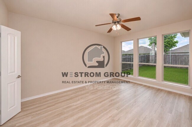 Building Photo - 3121 Hornbeam St
