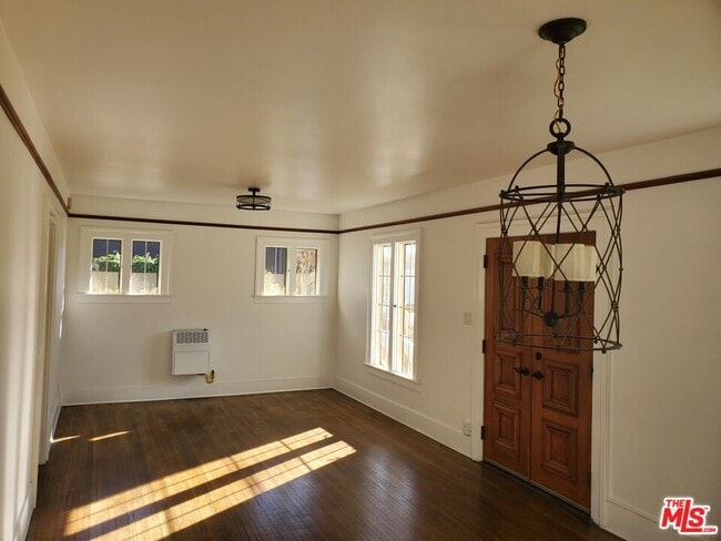 Building Photo - 2666 Cimarron St