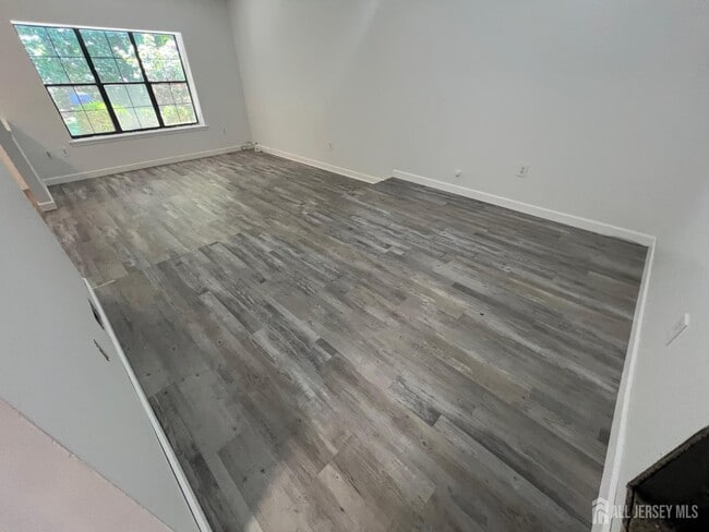 Building Photo - 127 Aspen Dr