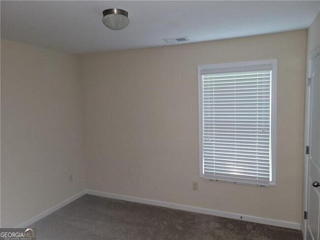 Building Photo - 573 Arrowhead Dr