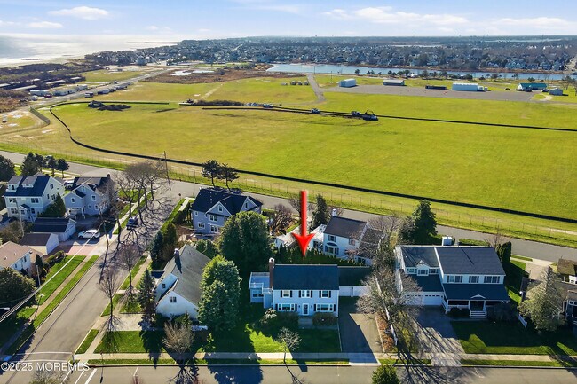 Building Photo - 204 Neptune Pl