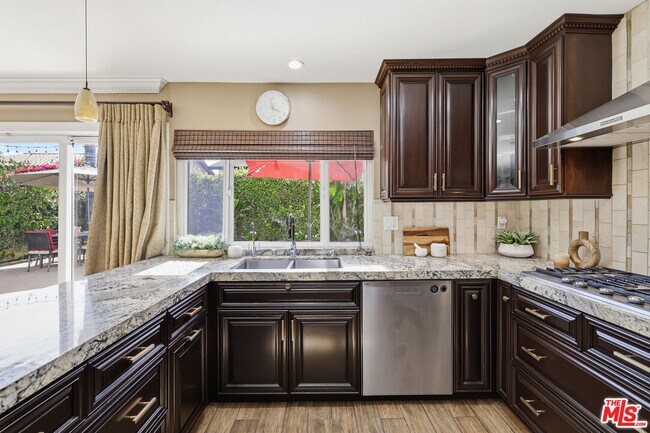 Building Photo - 5507 Bluebell Ave