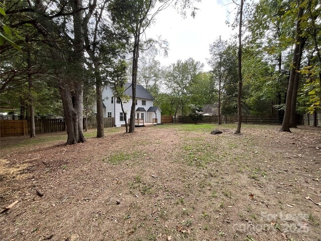 Building Photo - 8733 Canter Post Dr