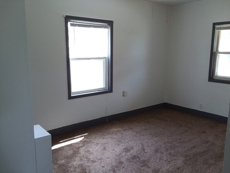 Bedroom - 221 Bridge St