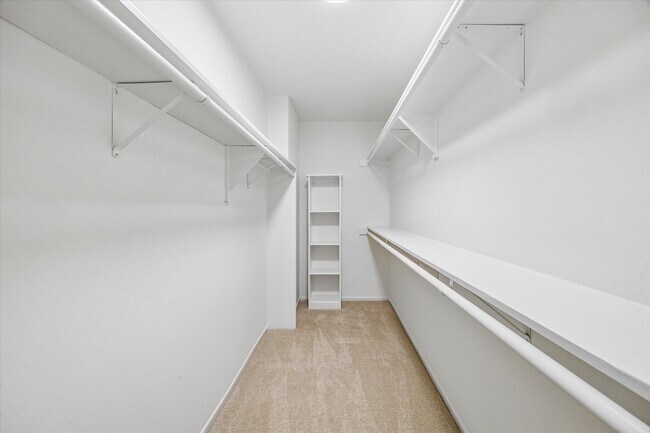 Building Photo - 357 N Post Oak Ln