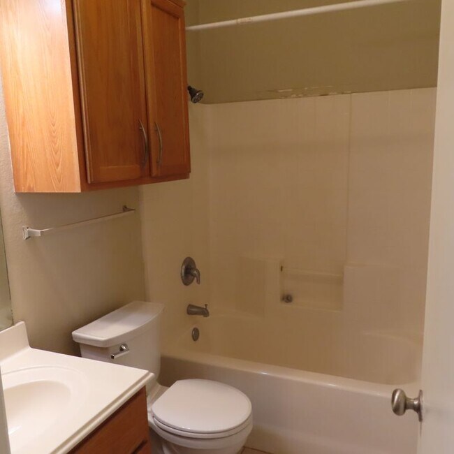 Building Photo - 4107 McFarland Dr