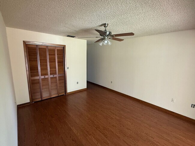 Building Photo - EXCELLENT 3/2/2 POOL HOME – 1,658 SQ FT!