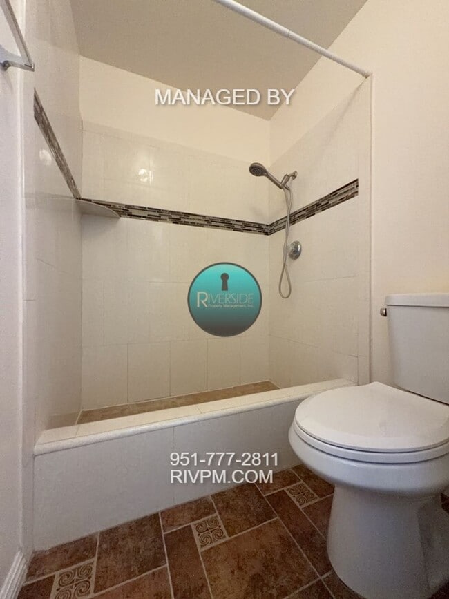 Building Photo - Spacious 2-Bedroom Home in Desirable Riverside Cul-de-Sac Near UCR!