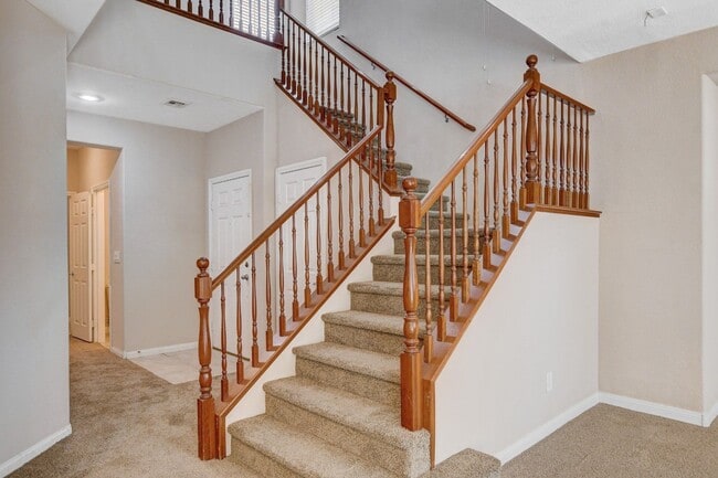 Building Photo - MARVELOUS 2 Story, 3 Bedroom Home with LOF...