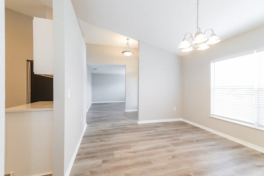 Building Photo - 9 Alicante Ct