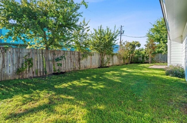 Building Photo - 5506 Salem Walk Dr