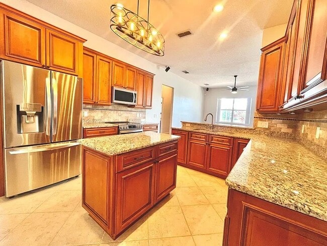 Building Photo - 2415 Raven Croft Ct