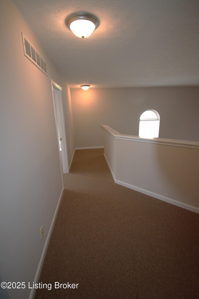 Building Photo - 4221 Willowview Blvd