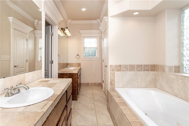 Building Photo - 3 Bedroom Bentonville home for Lease