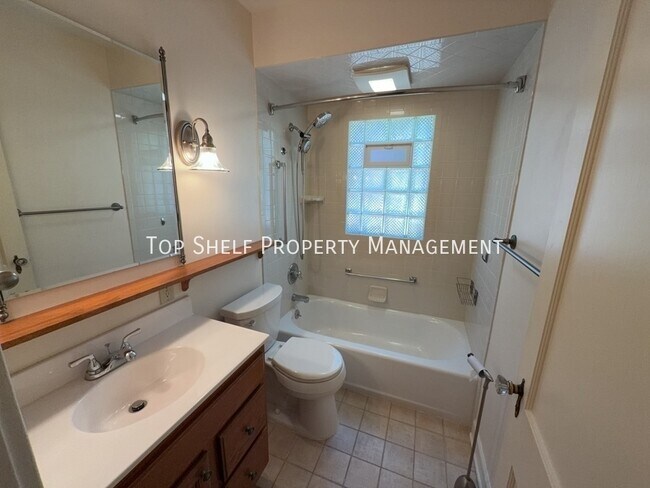 Building Photo - 3215 44th St