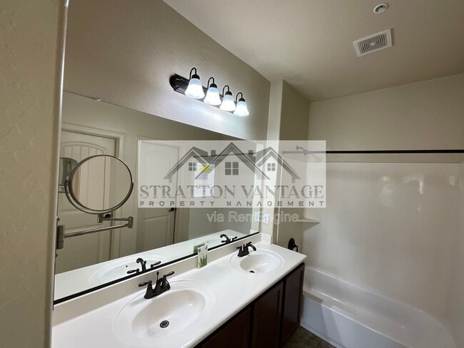 Building Photo - 4709 E Portola Valley Dr