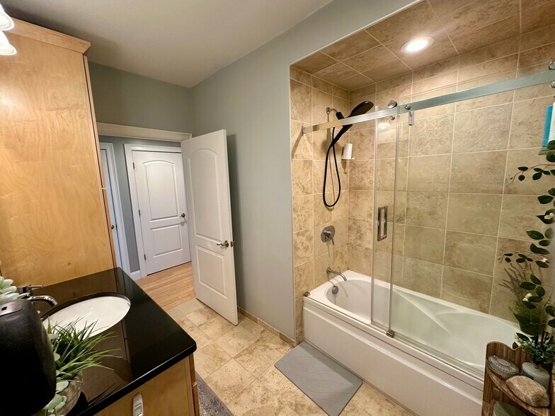 Building Photo - 30 High St