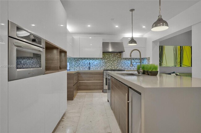 Building Photo - 6111 SW 86th St
