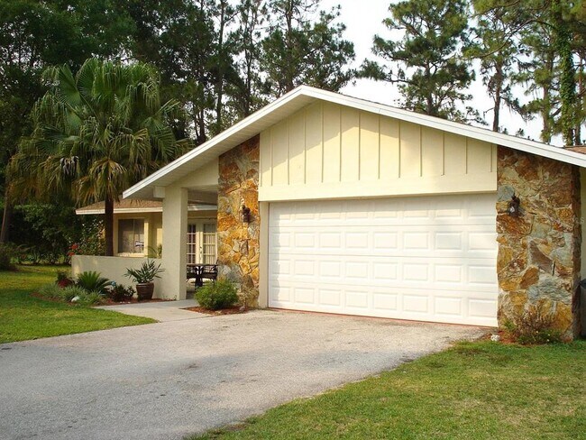 Primary Photo - 5221 Londonderry Ln