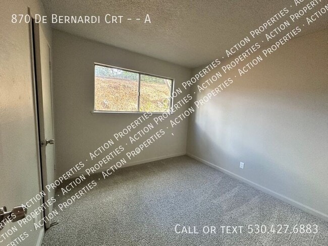 Building Photo - 870 De Bernardi Ct
