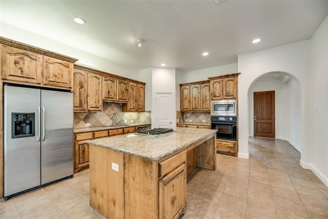 Building Photo - 6755 San Fernando