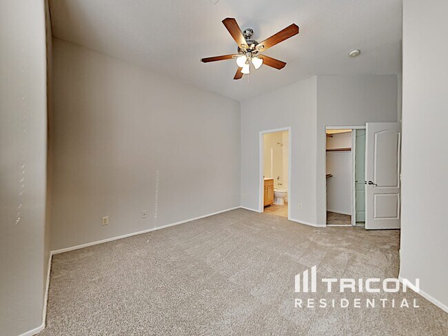 Building Photo - 7528 N 19th Ave