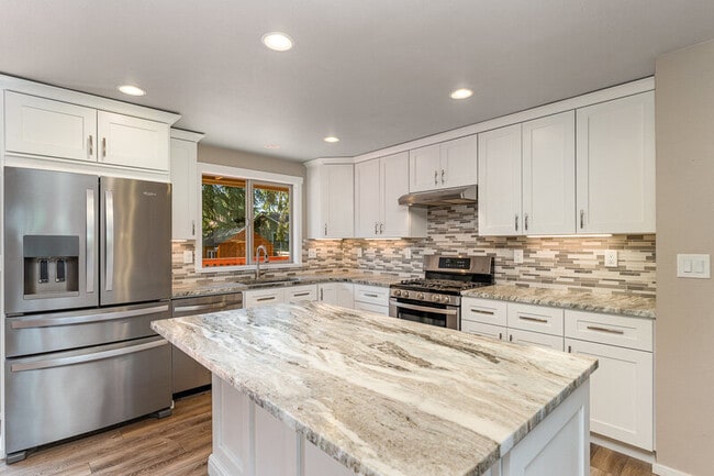 Building Photo - 9215 Evanston Ave N