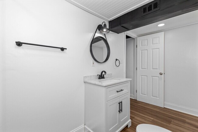 Building Photo - 303 Danworth Ct